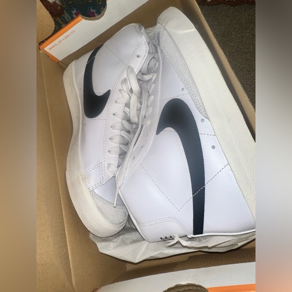 Nike Blazer Mid '77, women’s size 8.5 men’s size 7 - Picture 3 of 5